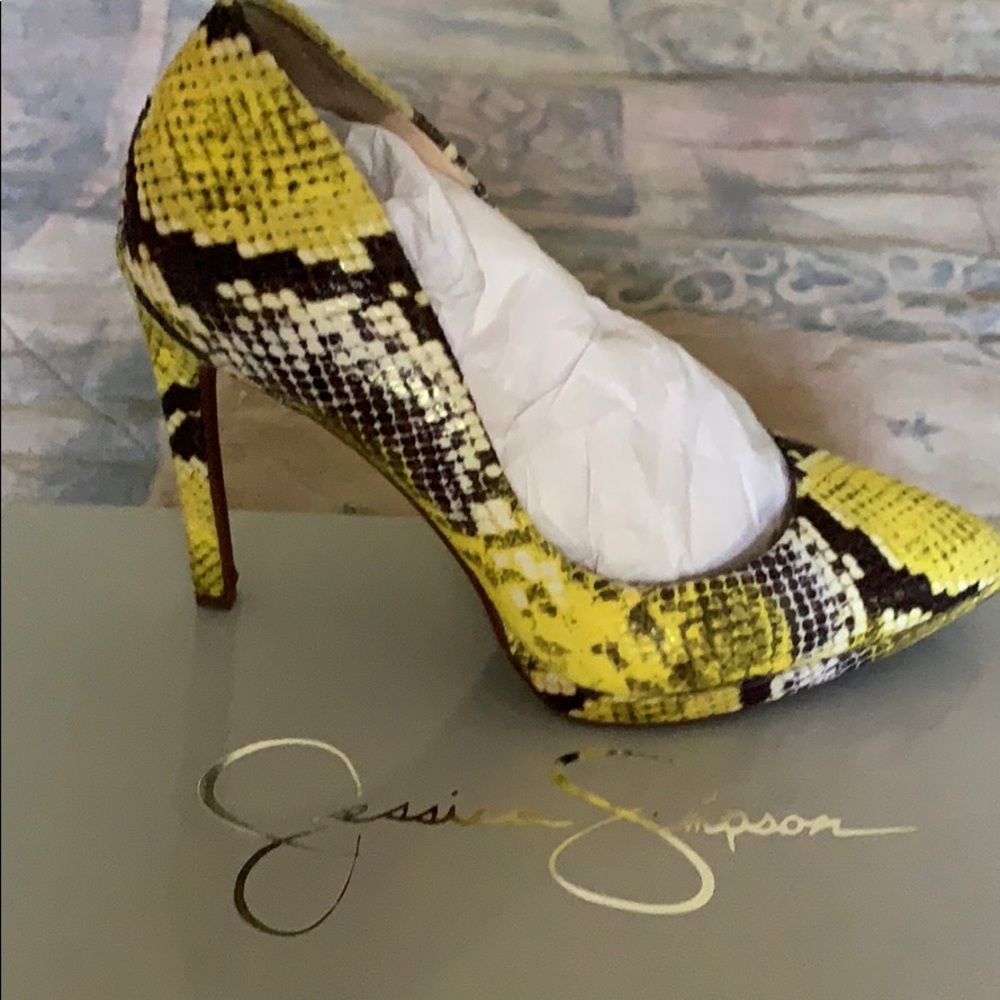 Jessica Simpson Limoncello Snake skin shoe